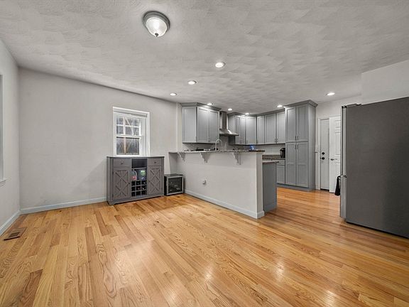 4th image of 55 Cherry St #1