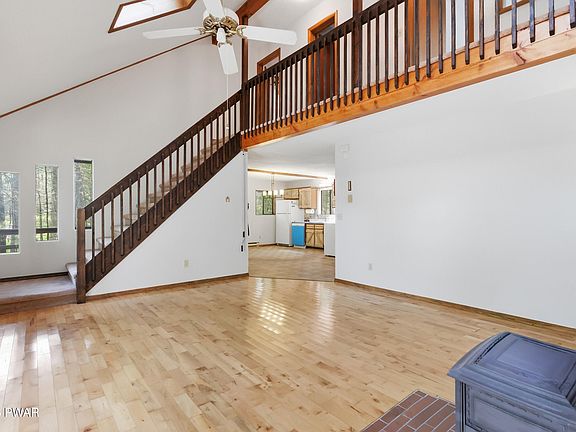 5th image of 101 Hemlock Point Ct