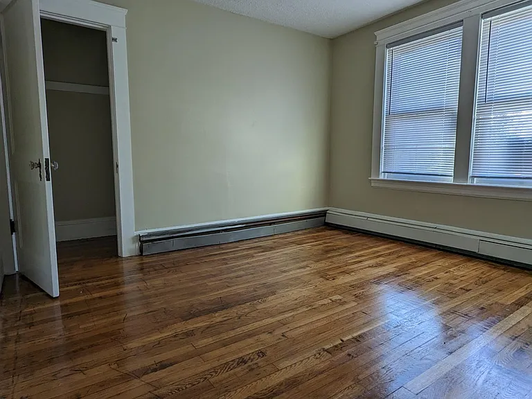 220 Norton St — Photo 18