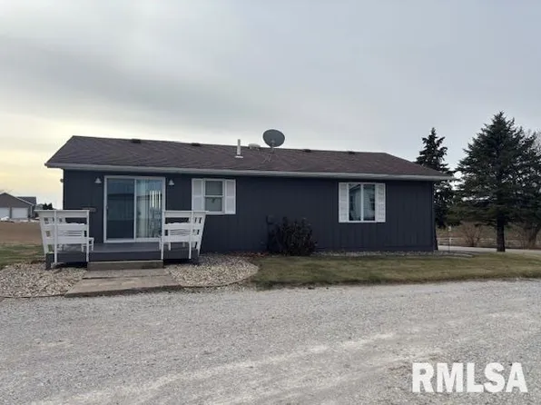 218 S Front St, Reynolds, IL 61279