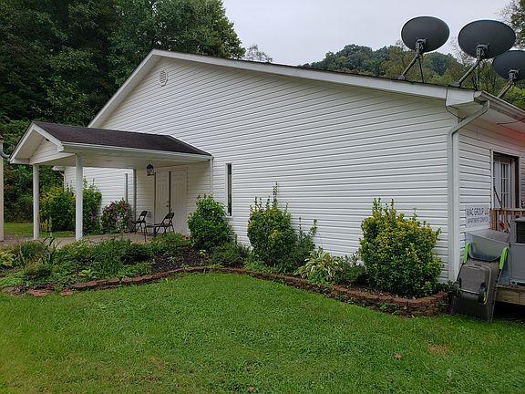 2nd image of 840 Jenkins Dr #0