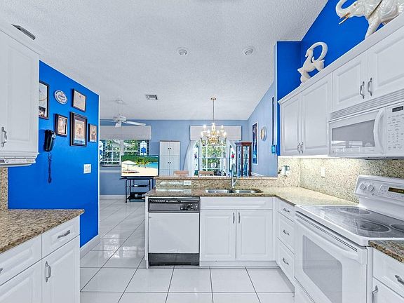 4th image of 8261 Lake Cypress Road
