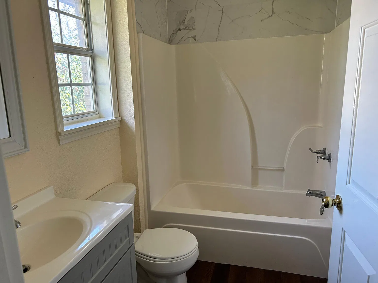 3 bed, 1215 sqft, $1,395 — Photo 2