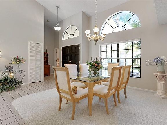 3rd image of 3229 Glenridge Ct