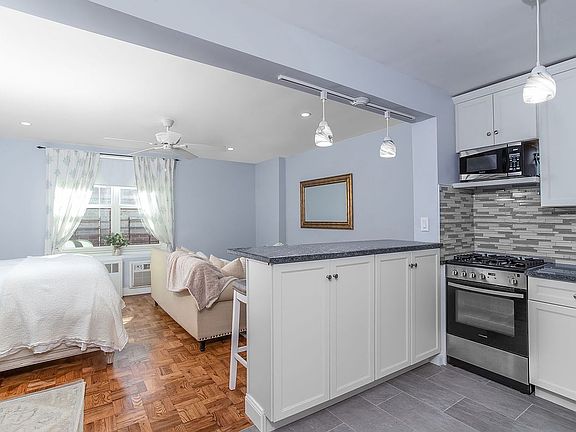 3rd image of 185 W Houston St APT 1B