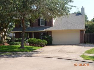 61 Sunrose Ct, Lake Jackson, TX 77566
