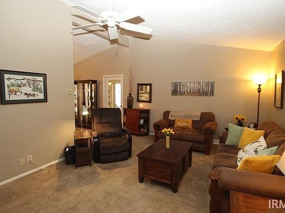 4th image of 2109 W Surrey Dr