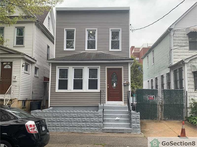 1st image of 10938 153rd St Floor 2