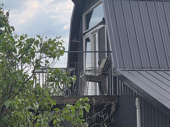 3rd image of 218 Lakeview Dr