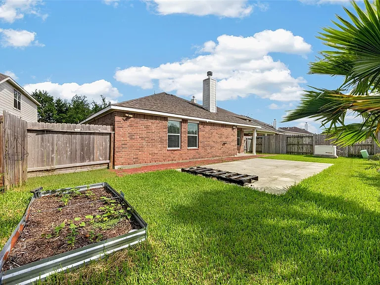 2606 Cypress Springs Dr — Photo 36
