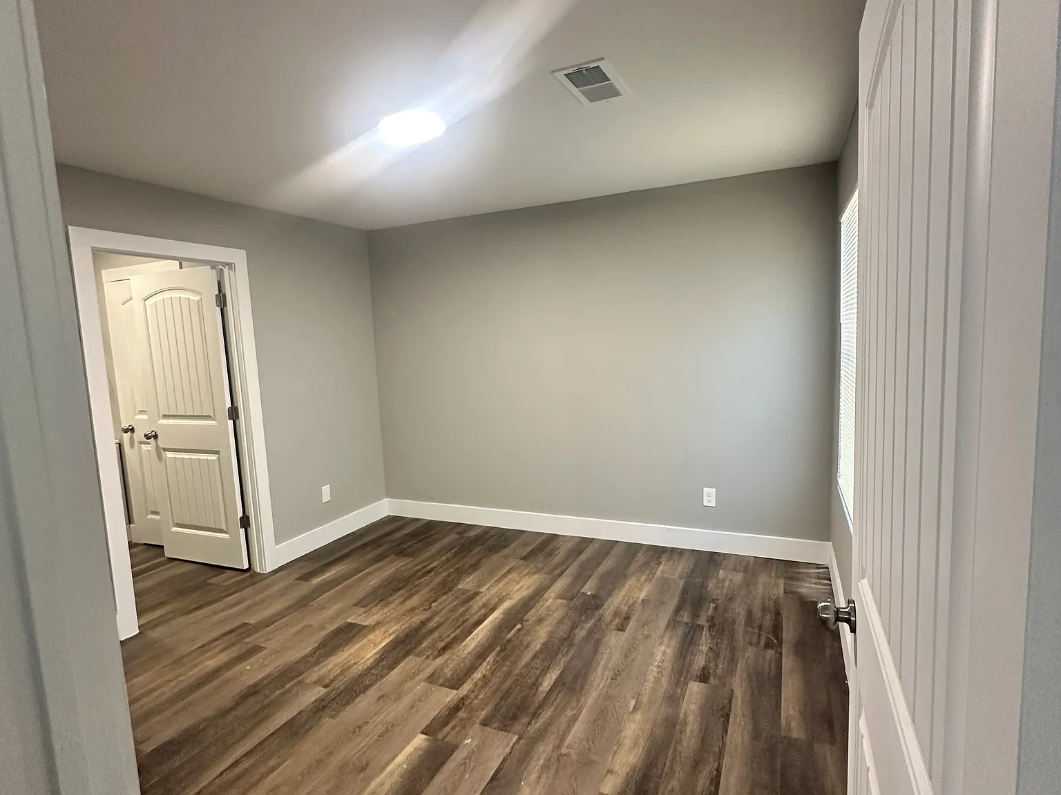 3 bed, 1000 sqft, $1,500 — Photo 3