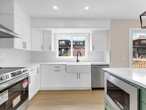 5th image of 956 Bracewood Rise SW