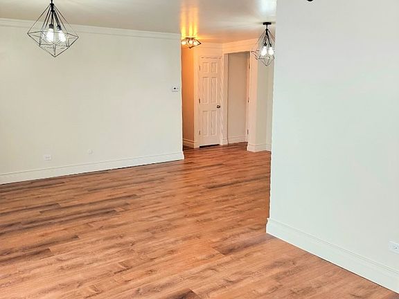 4th image of 18400 Cherry Creek Dr APT 607