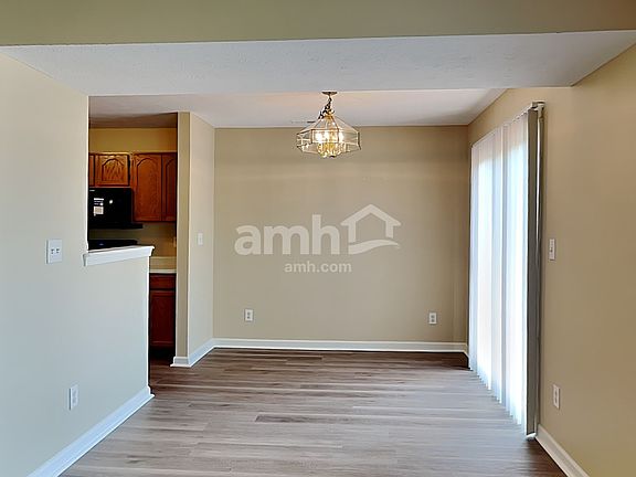 5th image of 11933 Titania Cir