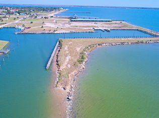 15 8th St, Palacios, TX 77465
