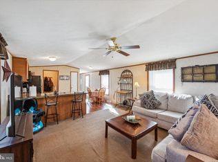 4 Old Village Ln, West Grove, PA 19390