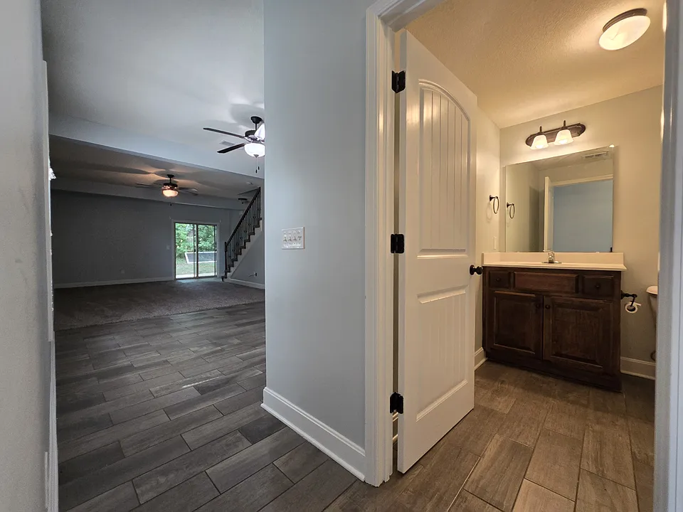 140 Roller Ct