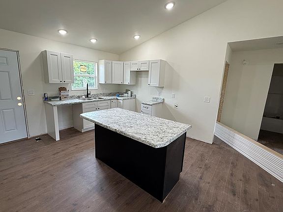 4th image of 135 Conley Dr