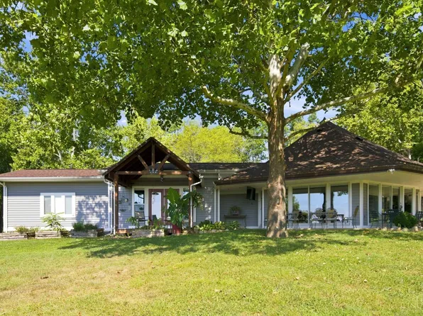 5687 State Route 221, Higginsport, OH 45121