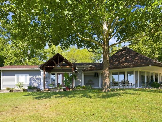 5687 State Route 221, Higginsport, OH 45121