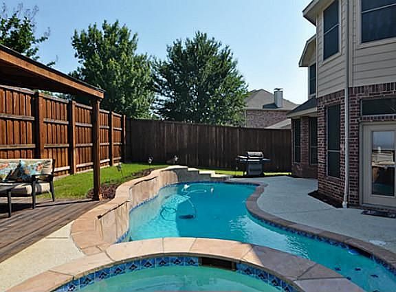 2nd image of 3724 Glenshannon Ln