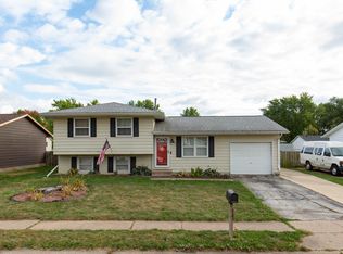 1753 W 55th St, Davenport, IA 52806