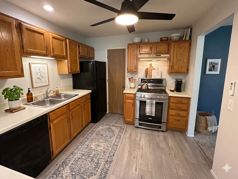 197 Camden Ct #X1 — Photo 2