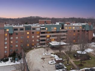 5200 Three Village Dr APT LLB, Cleveland, OH
