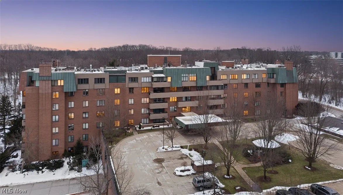 5200 Three Village Dr APT Llb photo 1