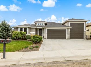1085 W Tanzanite Dr, Kuna, ID 83634