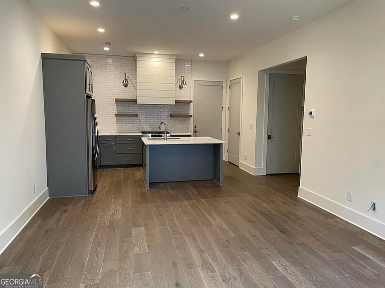 460 Heatherden Ave — Photo 4