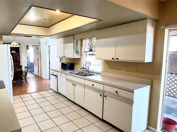4th image of 6148 Hoffman St