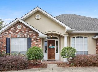 215 Rue Landry Dr, Saint Rose, LA 70087