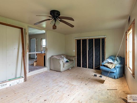 4th image of 1009 Greenway Dr