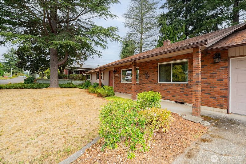 4th image of 12509 NE 13th Avenue