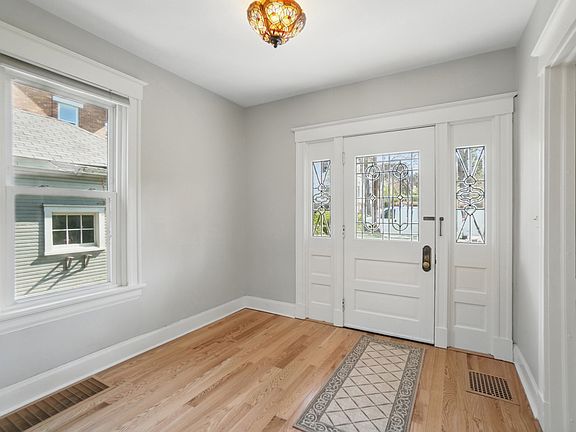 5th image of 3439 Duncan Ave