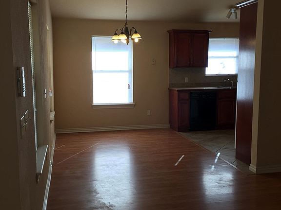 3rd image of 1428 Morland Ave