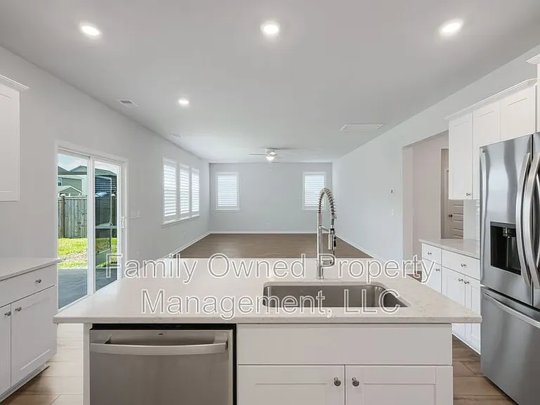 2048 Longhorn Ln — Photo 26