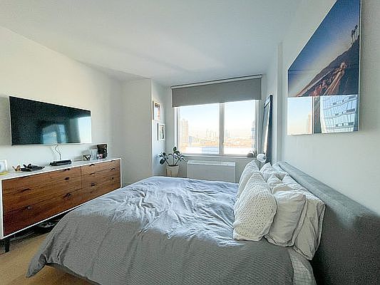 5th image of 22 N 6th St APT 16G