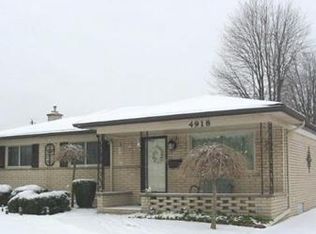 4918 Fairmont Ct, Sterling Hts, MI