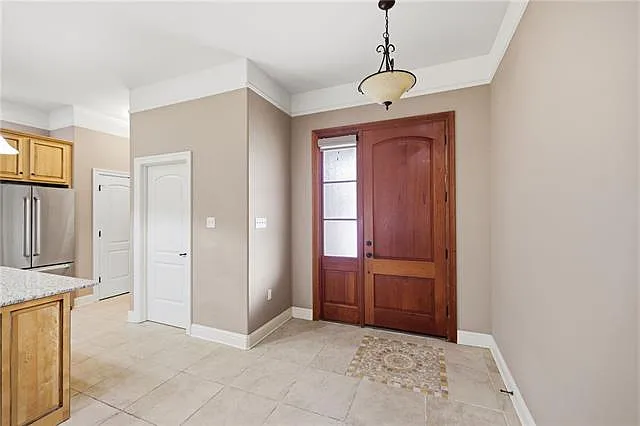 3 bed, 2.0 bath, 1756 sqft, $2,200 — Photo 3