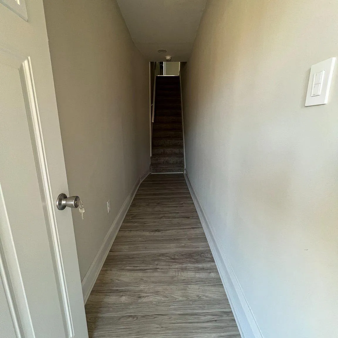 3 bed, 1.0 bath, 1100 sqft, $1,950 — Photo 2
