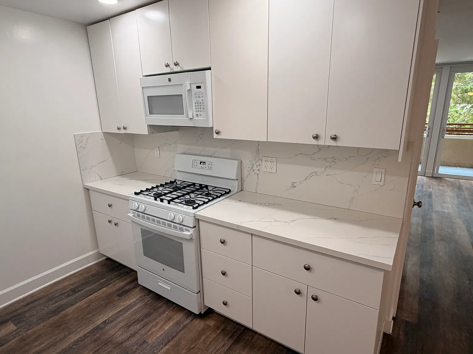 3 bed, 1500 sqft, $4,395 — Photo 4