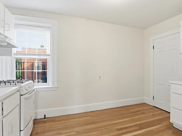 0 Greenleaf St #24 — Photo 13
