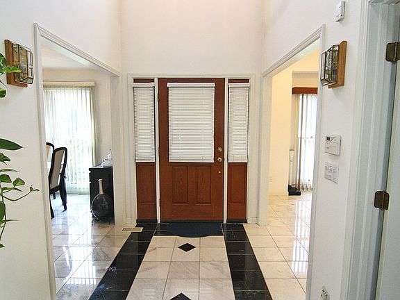 3rd image of 1342 Rosewood Dr