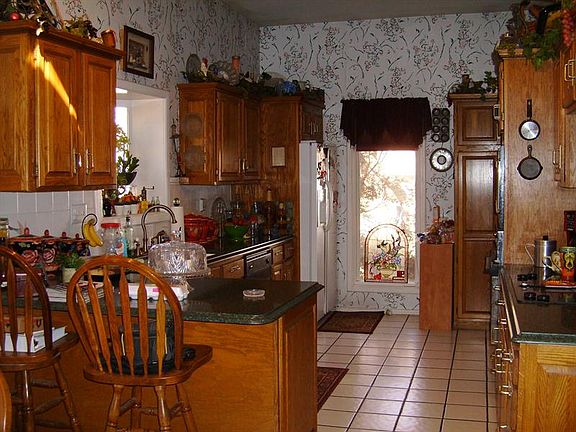 3rd image of 4503 Parkhurst Dr