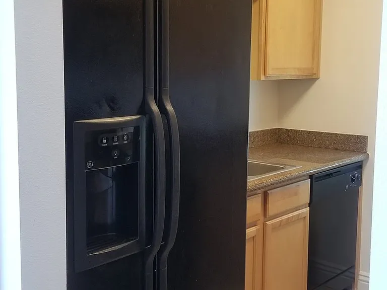 6101 Adelaide Ave #114 — Photo 9