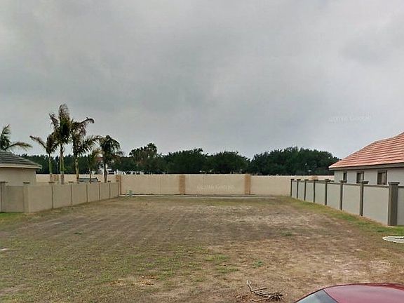 2nd image of 816 E Balboa Ave