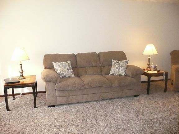4th image of 285 Cottswold Dr