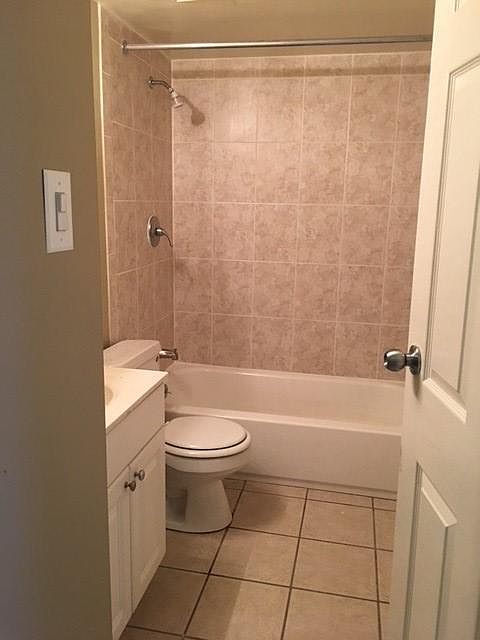 2nd image of 716 Durham Pl
